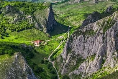 Casă individuală cu 2 camere cu Teren 2000 Mp în Izvoarele (Livezile) - 16