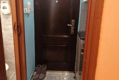 Garsonieră decomandată în UMT