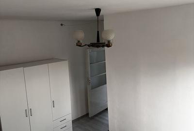 Casă cu 3 camere cu Teren 200 Mp în Central