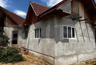 Casă cu 3 camere cu Teren 470 Mp în Brestei