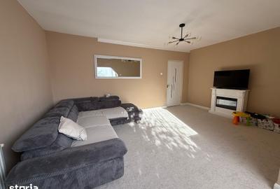 Apartament cu 3 camere în Traian