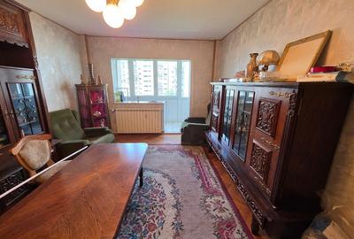 Apartament cu 3 camere decomandat în Tineretului