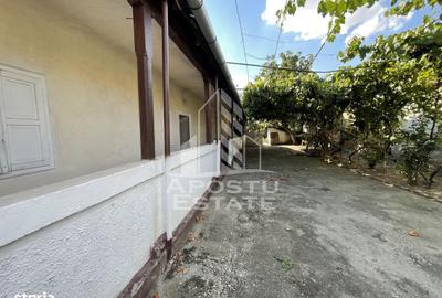 Casă cu 2 camere cu Teren 1554 Mp în Săcălaz