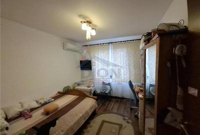Apartament cu 3 camere decomandat în Camil Ressu