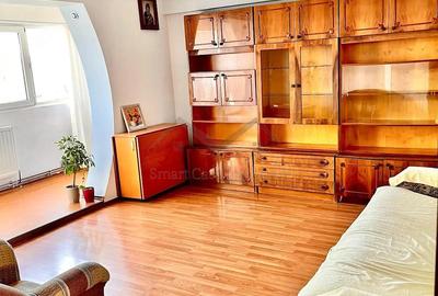 Apartament cu 3 camere decomandat în Filiași