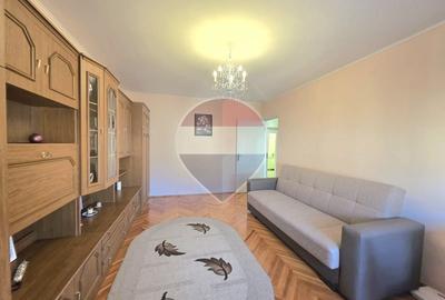 Apartament cu 3 camere decomandat, mobilat în Central