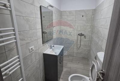 Spațiu comercial, de 40 mp, în Central - 3