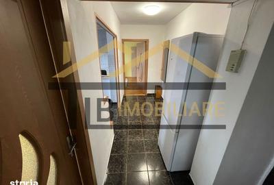 Apartament cu 2 camere decomandat în Cornișa - 2