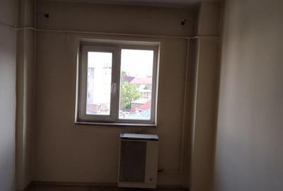 Apartament cu 3 camere decomandat în Băceni - 1