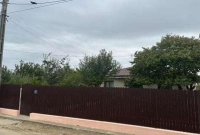 Casă cu 2 camere în Vulturu
