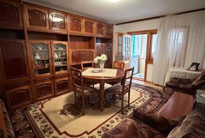 Apartament cu 3 camere decomandat în Central - 1