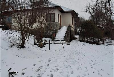 Casă cu Teren 950 Mp în Poiana