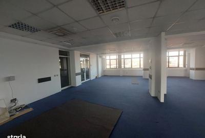 Spațiu comercial, de 160 mp, în Central - 7
