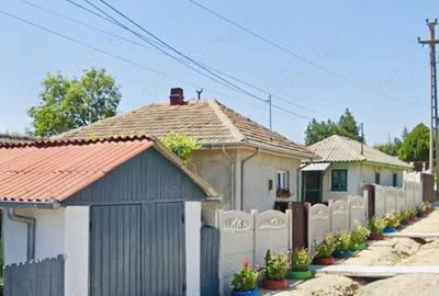 Casă cu 2 camere cu Teren 540 Mp în Fetești-Gară