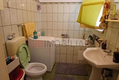 Apartament cu 3 camere circular în Universitate - 16