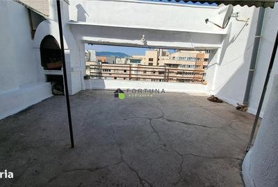 Apartament cu 4 camere în Centrul Civic