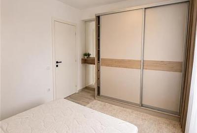 Apartament cu 2 camere decomandat, mobilat în Tractorul - 5