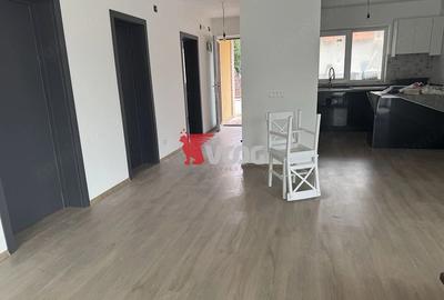 Casă cu Teren 500 Mp în Sânmihaiu Român