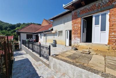 Casă individuală cu 4 camere cu Teren 680 Mp în Triaj - 22
