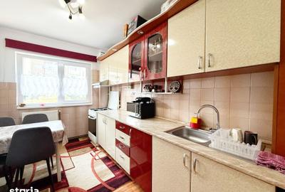 Apartament cu 4 camere semidecomandat în Micălaca