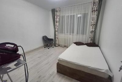Garsonieră decomandată în Podu Roș