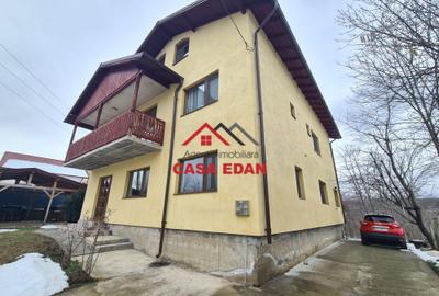 Casă individuală cu 6 camere cu Teren 1676 Mp în Câmpina - 1