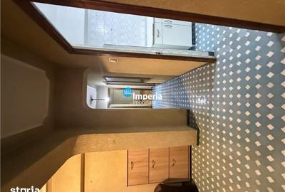 Apartament cu 3 camere decomandat în Podul de Fier