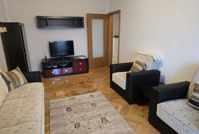 Apartament cu 3 camere decomandat în Faleza Nord