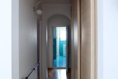 Apartament cu 4 camere semidecomandat în Central