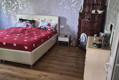 Casă cu 3 camere în Modelu