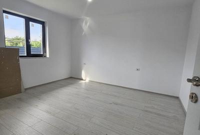 Casă cu 4 camere cu Teren 650 Mp în Central - 8