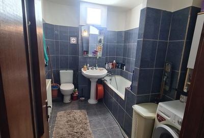 Apartament cu 2 camere decomandat în Calea București