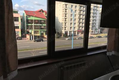 Garsonieră decomandată în Central