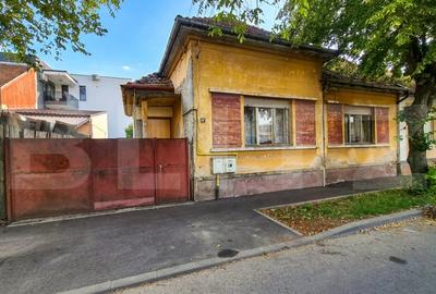 Casă individuală cu 4 camere cu Canalizare în Semicentral