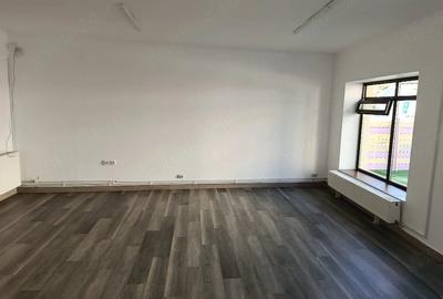 Spațiu comercial, de 100 mp, în Central