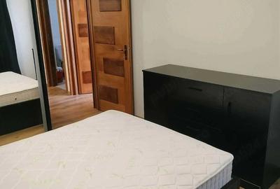 Apartament cu 3 camere semidecomandat în Central - 1