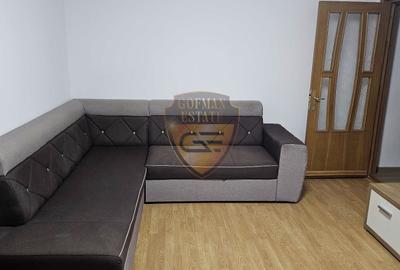 Apartament cu 3 camere semidecomandat, mobilat în Casa de Cultură