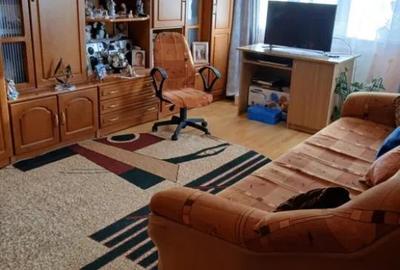 Apartament cu 2 camere decomandat în Calarași 4