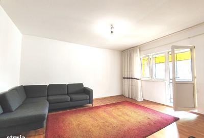 Apartament cu 3 camere decomandat în Prundu