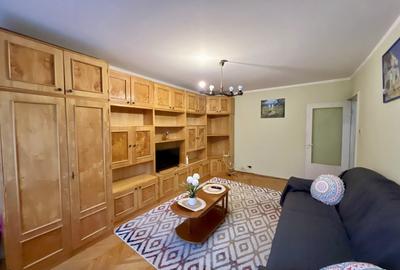 Apartament cu 2 camere decomandat, mobilat în Soarelui