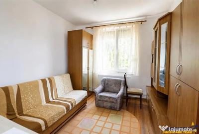 Apartament cu 2 camere nedecomandat în Tractorul