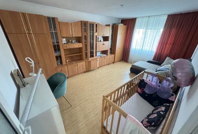 Apartament cu 2 camere decomandat în Poarta 6