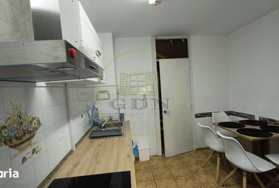 Apartament cu 3 camere decomandat, mobilat în Decebal - 8