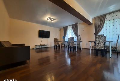 Casă cu 9 camere cu Teren 500 Mp în Predeal
