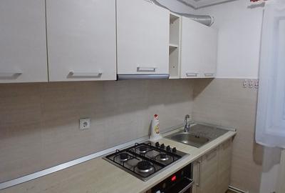 Apartament cu 2 camere semidecomandat în Cetate