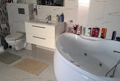 Casă cu 2 camere cu Teren 325 Mp în Parța