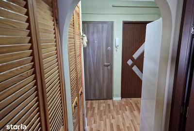 Apartament cu 2 camere în Micro 17