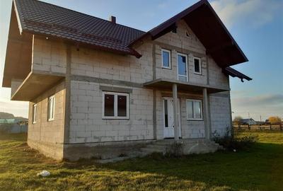 Casă individuală cu 5 camere cu Teren 1000 Mp în Ilișești - 1