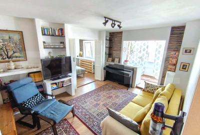 Apartament cu 4 camere semidecomandat, mobilat în Centrul Civic