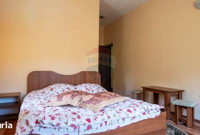 Casă cu Teren 1348 Mp în Dăești